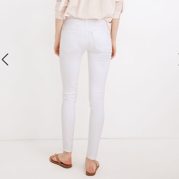 Madewell Maternity Side-Panel Skinny Jeans in Pure White: Adjustable Edition - Picture 3 of 11